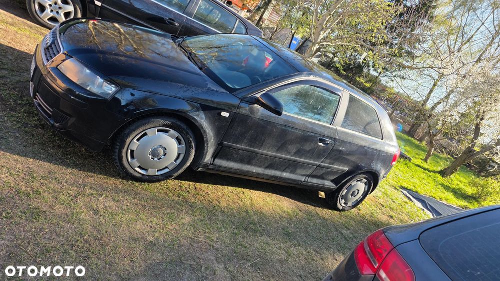 Audi A3 3-drzwiowe 1.6 Ambiente - 2