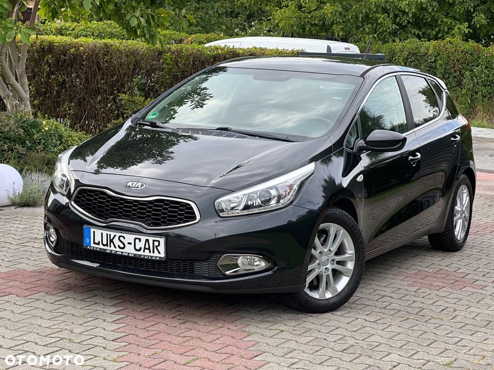 Kia Ceed 1.4 CVVT Dream-Team Edition - 1