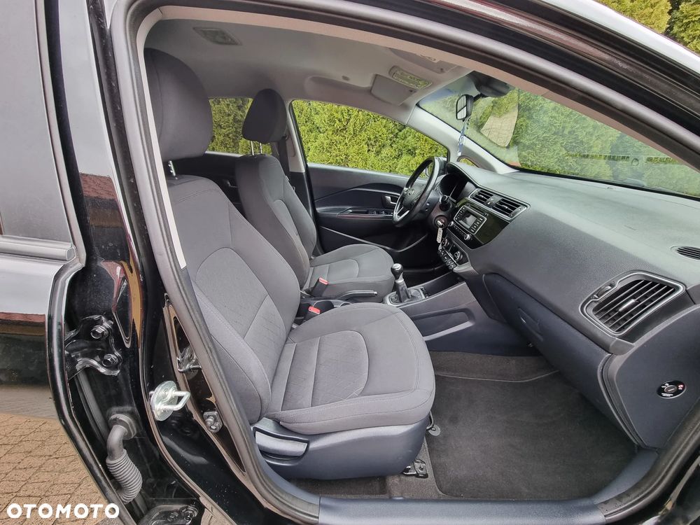 Kia Rio 1.2 Dream Team Edition - 9