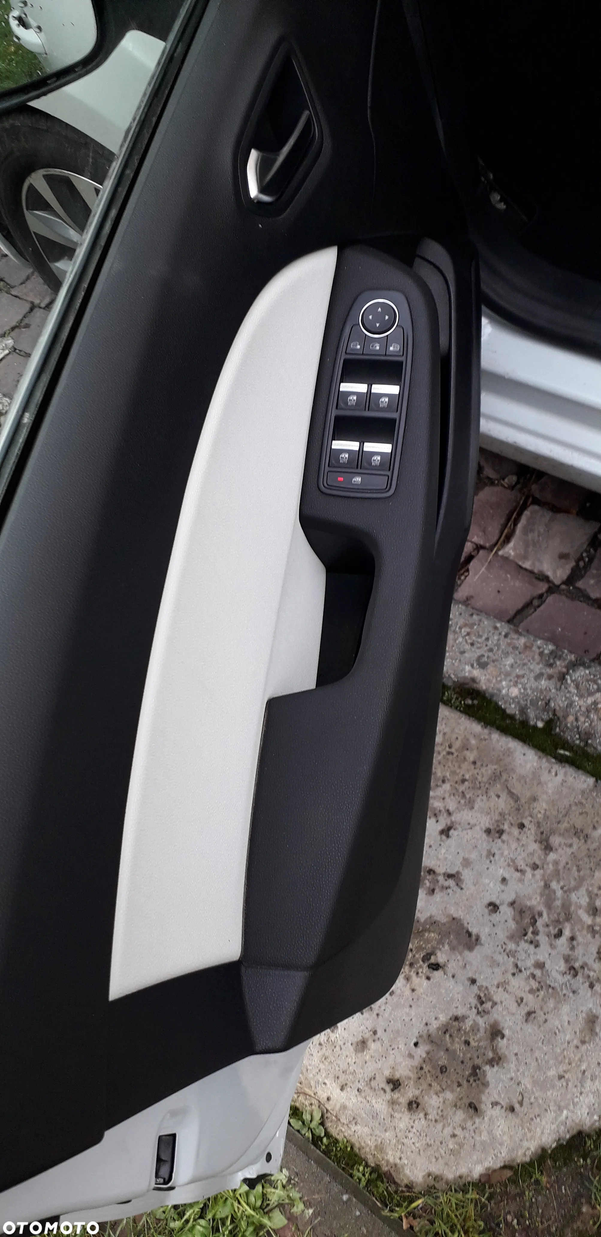 Renault Clio TCe 90 TECHNO - 19
