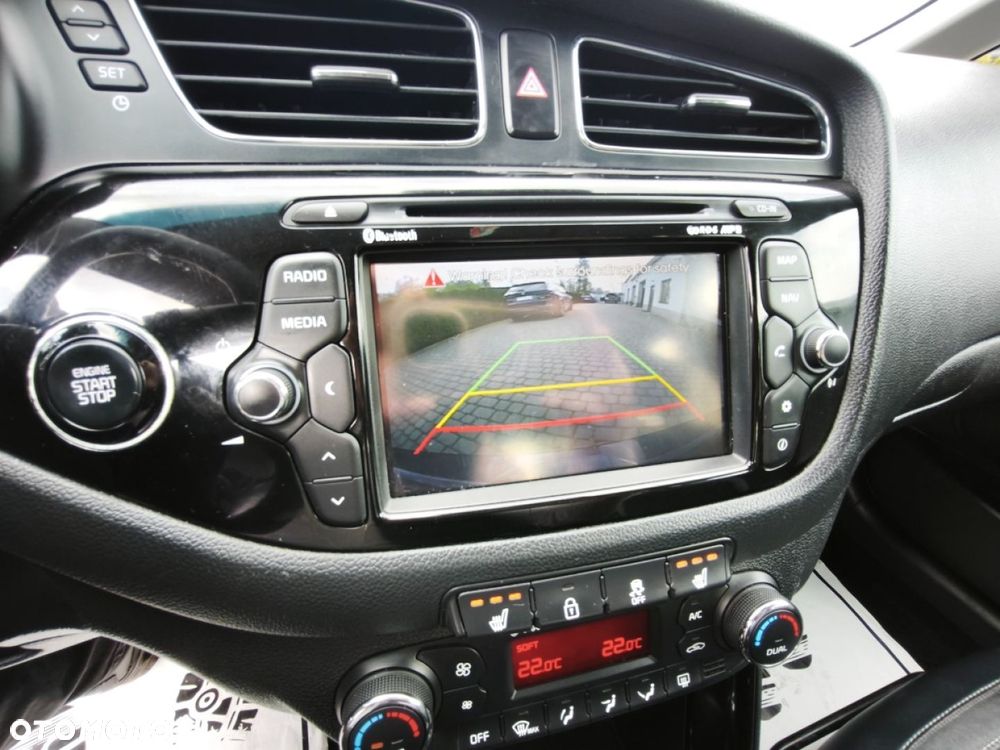 Kia Ceed - 11