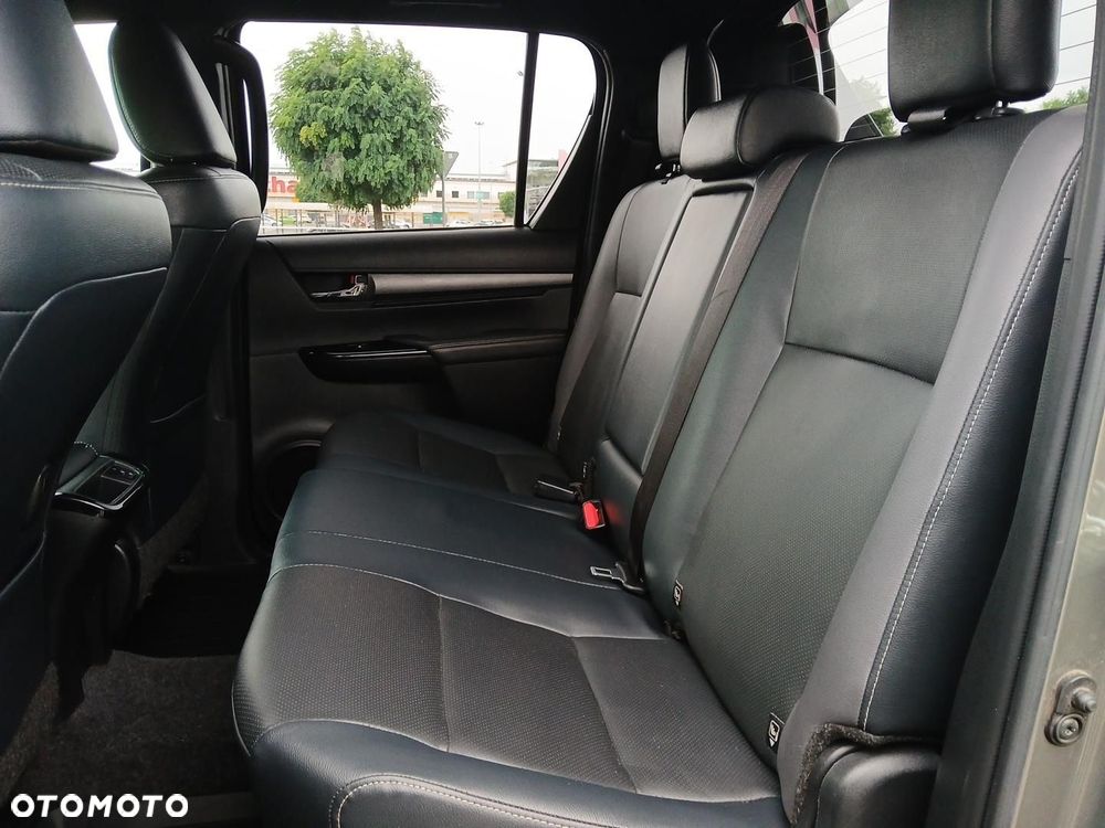 Toyota Hilux 2.8 D-4D Double Cab Invincible Sport 4x4 - 19