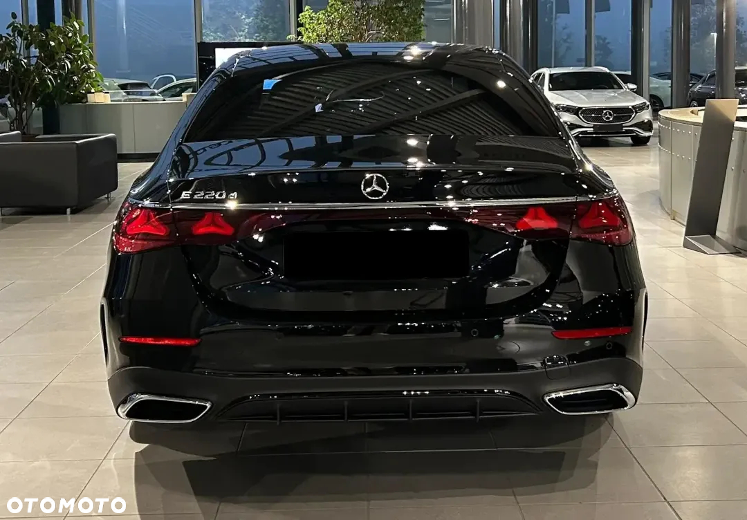 Mercedes-Benz Klasa E 220 d mHEV 4-Matic AMG 9G-Tronic - 4