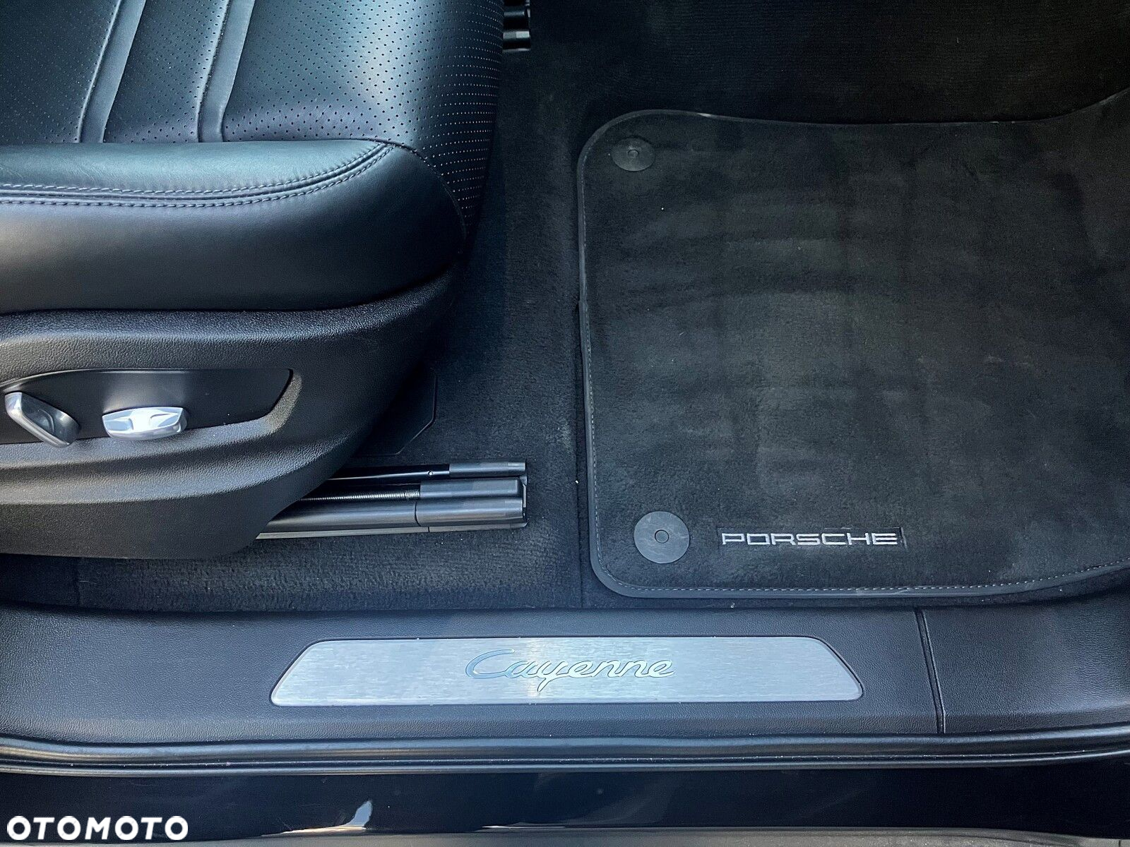 Porsche Cayenne - 23