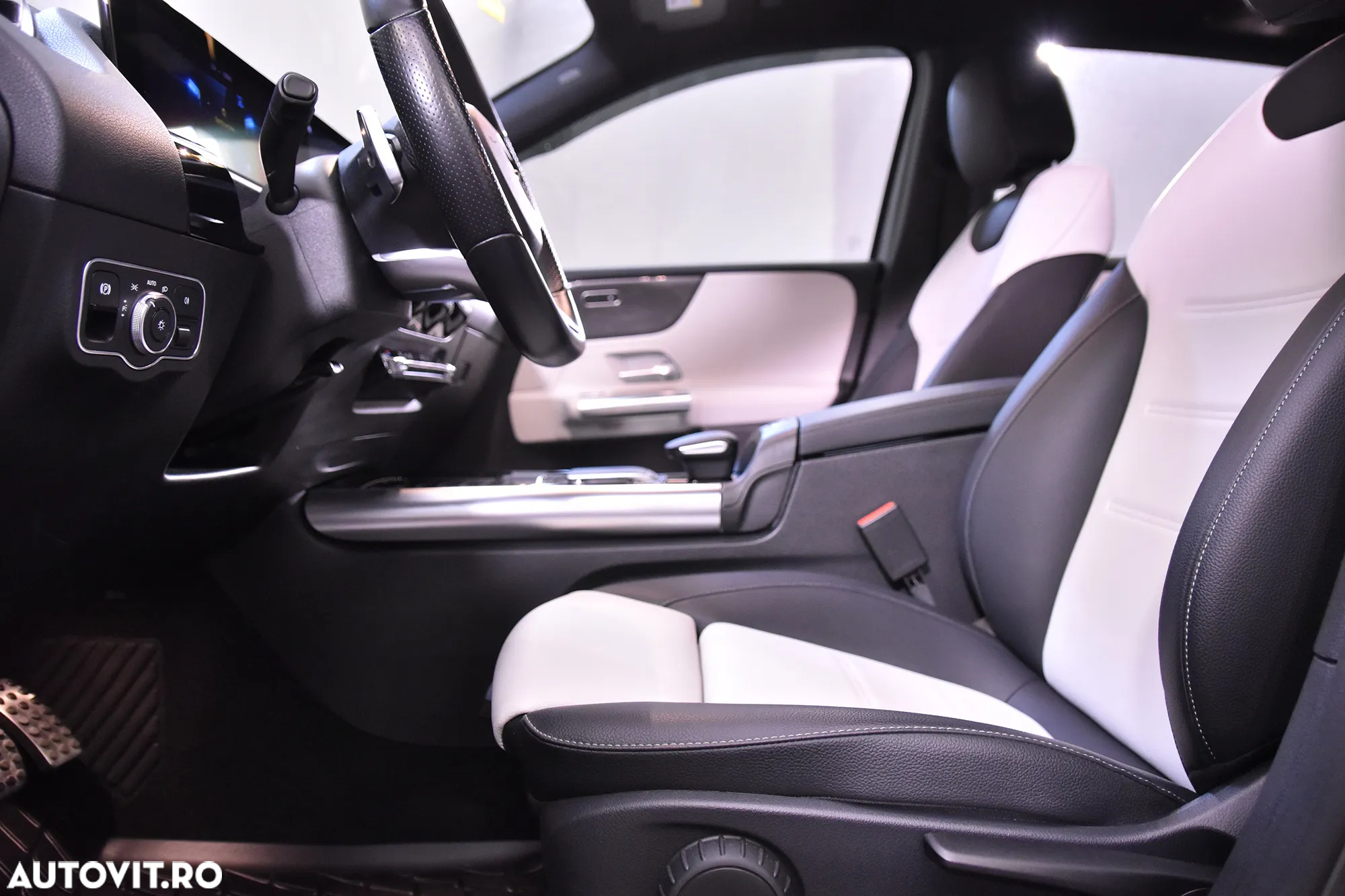 Mercedes-Benz B 220 d 8G-DCT - 23