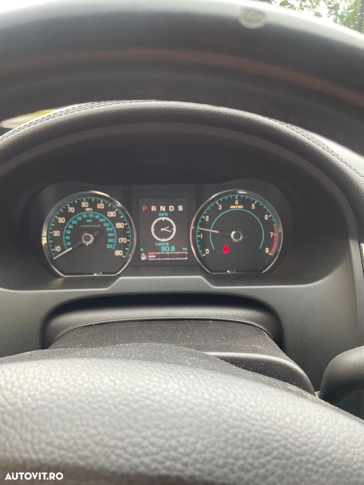 Jaguar XF 2.0 - 12