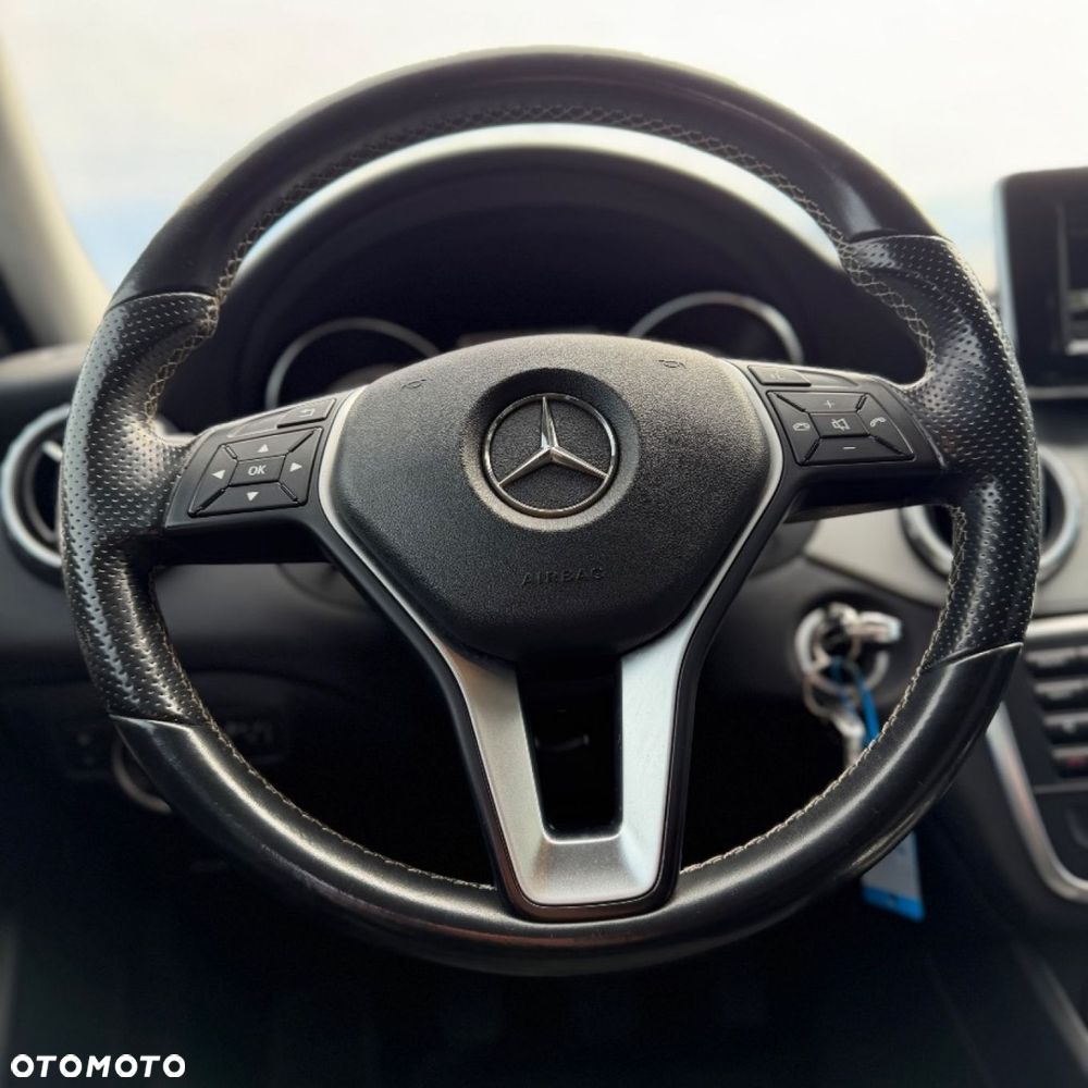 Mercedes-Benz GLA - 21