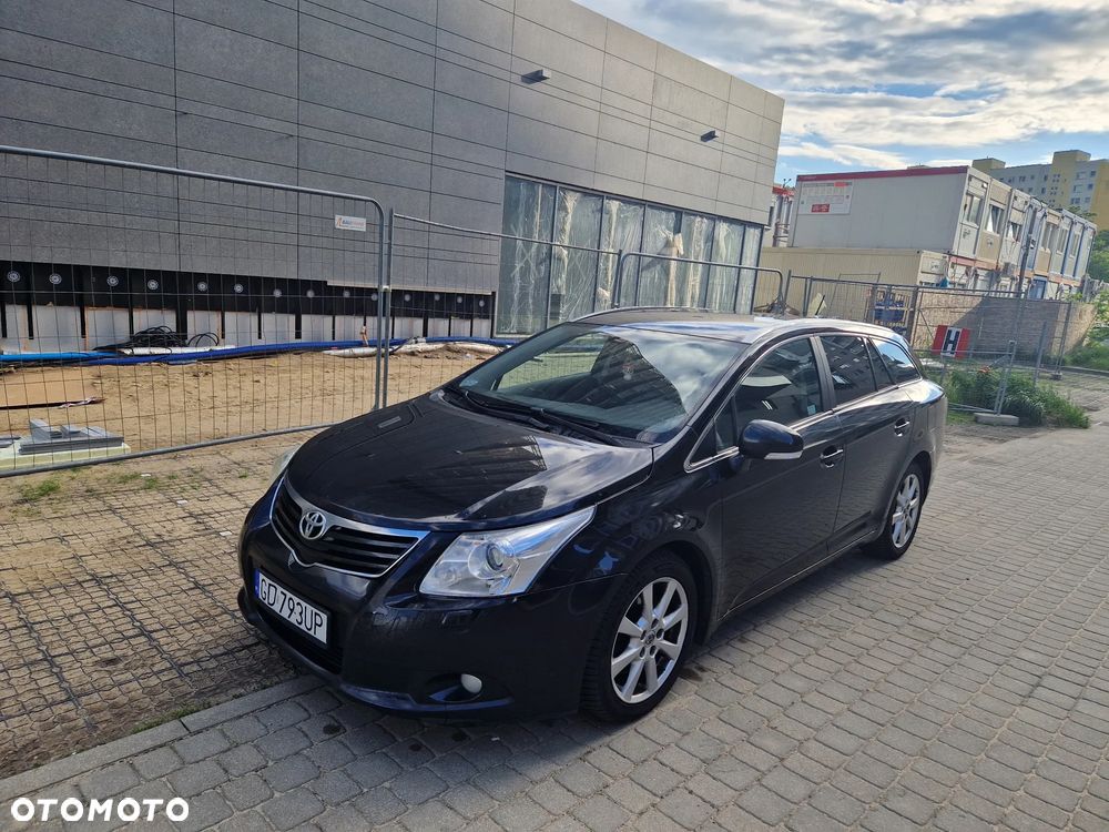 Toyota Avensis 2.2 D-4D Prestige Gold - 1