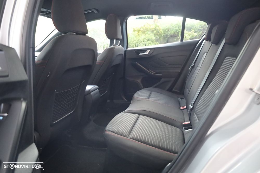Ford Focus 1.0 EcoBoost MHEV ST-Line Aut. - 34