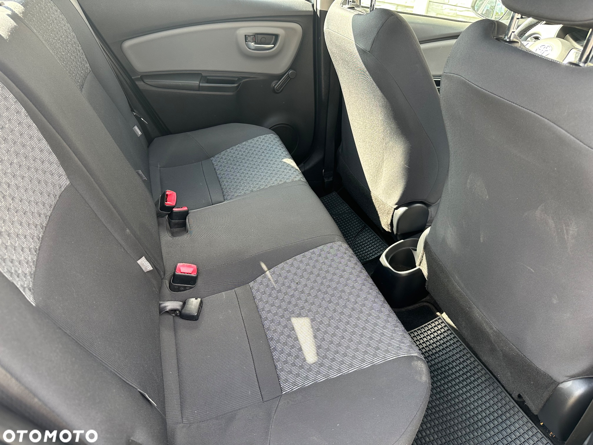 Toyota Yaris 1.0 Premium - 12