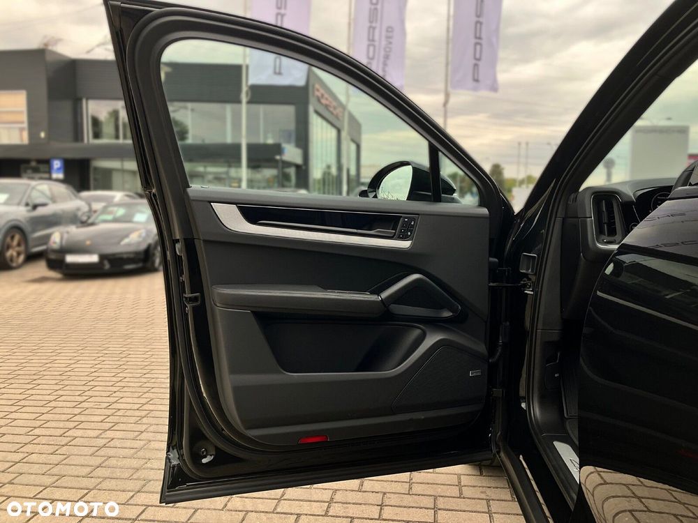 Porsche Cayenne - 16