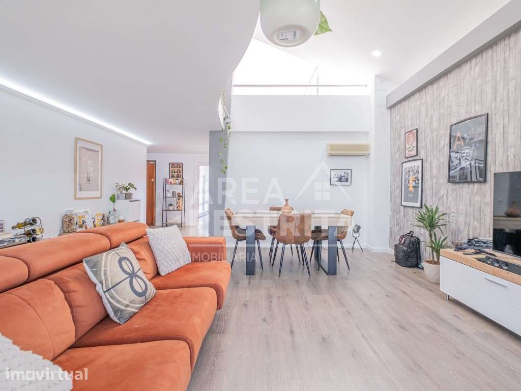 Apartamento T3 em Sesimbra com mezzanine, terraço e garagem. - Grande imagem: 2/60