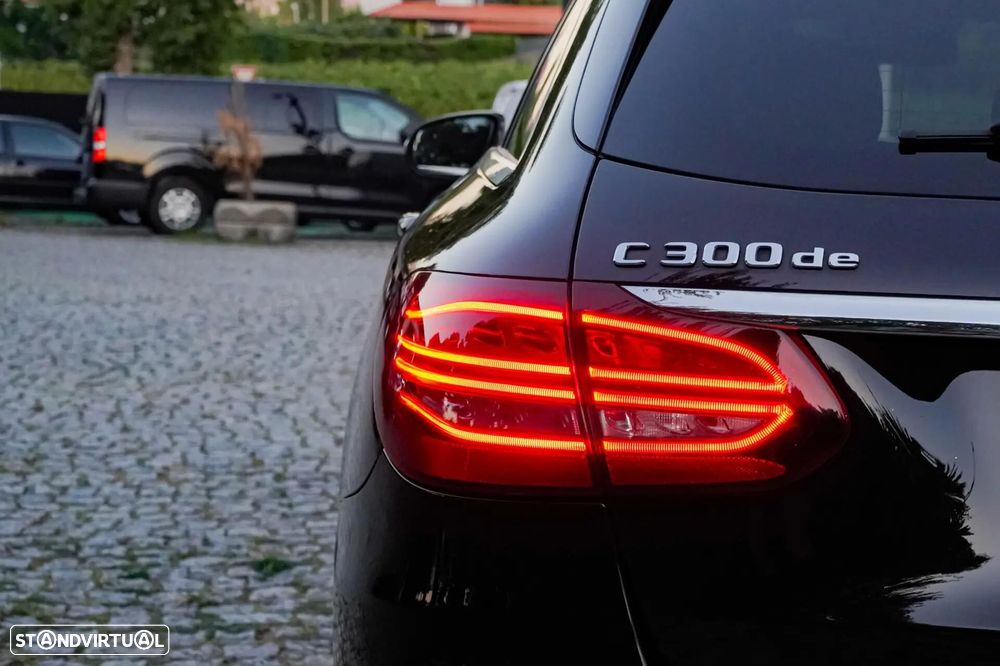 Mercedes-Benz C 300 - 11