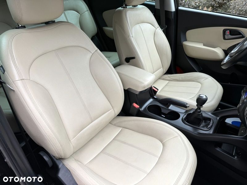 Hyundai ix35 1.6 2WD Fifa World Cup Edition - 15