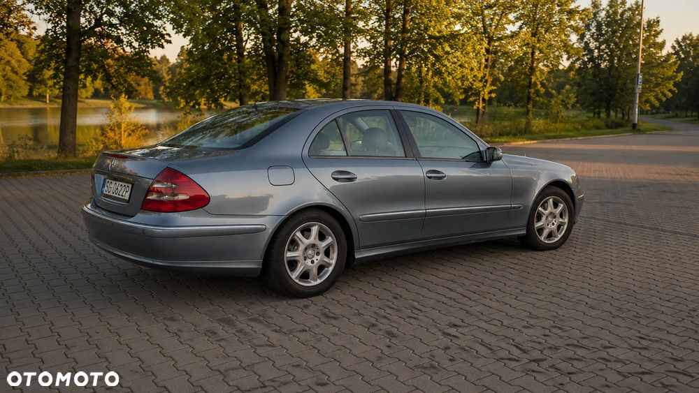Mercedes-Benz Klasa E 270 CDI T Avantgarde - 2