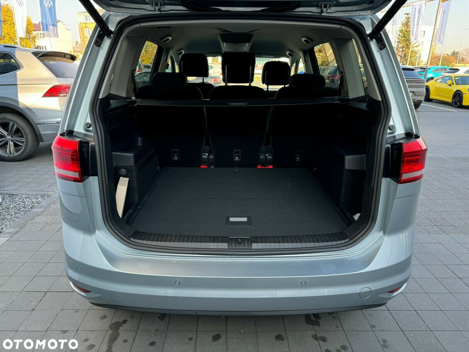 Volkswagen Touran - 4
