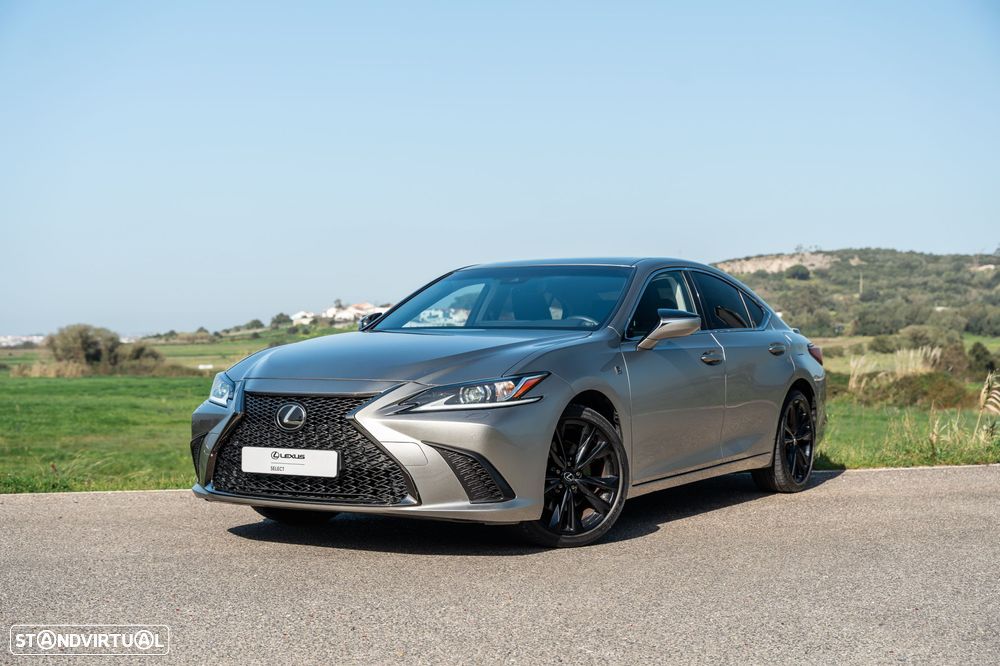 Lexus ES 300h Sport - 1