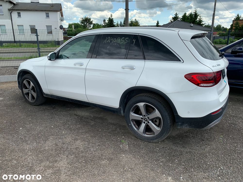 Mercedes-Benz GLC 300 4Matic 9G-TRONIC - 9