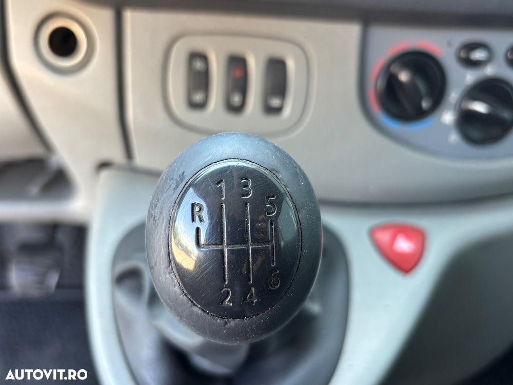 Opel Vivaro - 13
