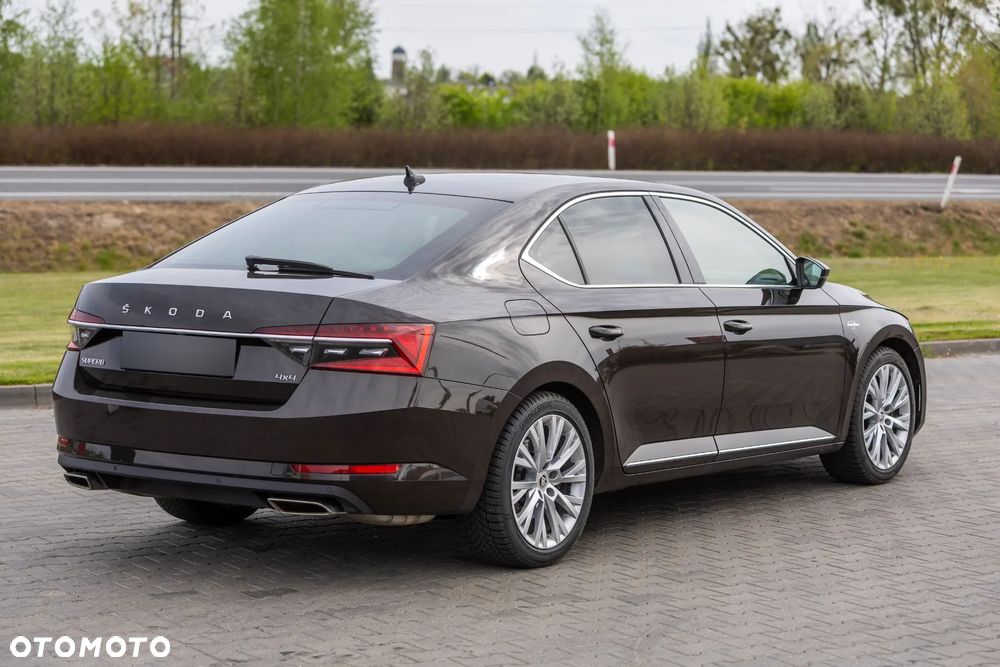Skoda Superb 2.0 TSI 4x4 L&K DSG - 9