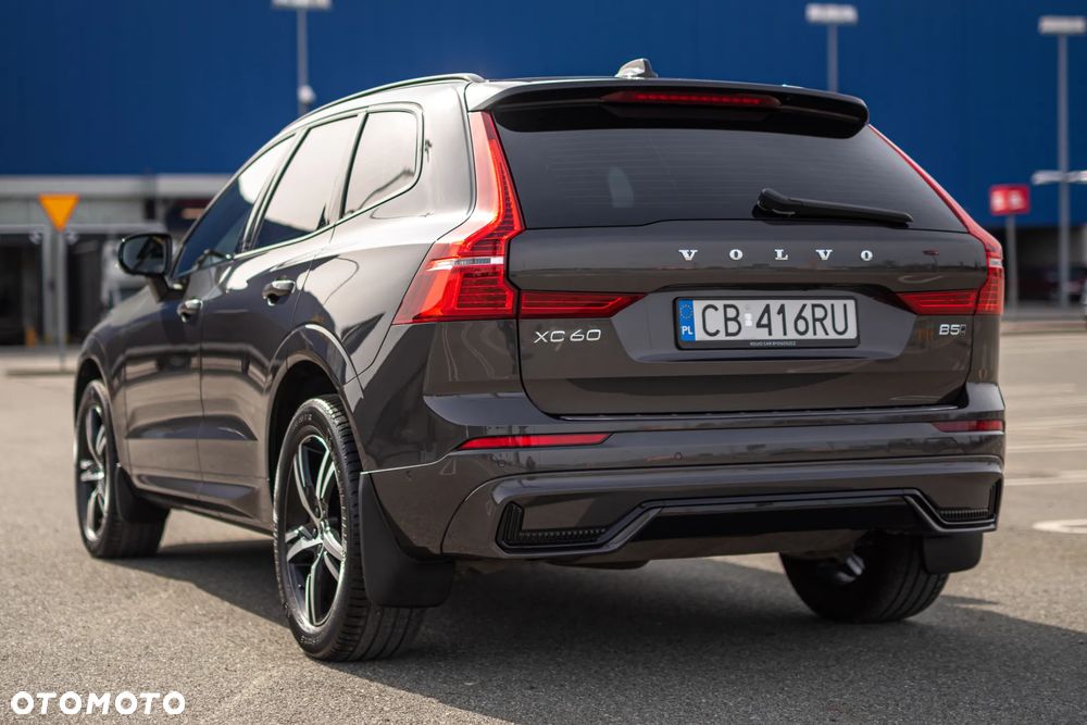 Volvo XC 60 B5 B AWD Plus Dark - 8