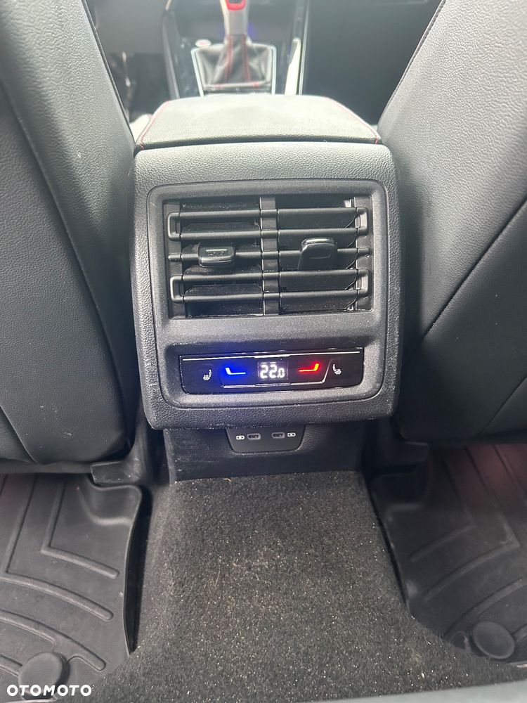 Volkswagen Golf - 28
