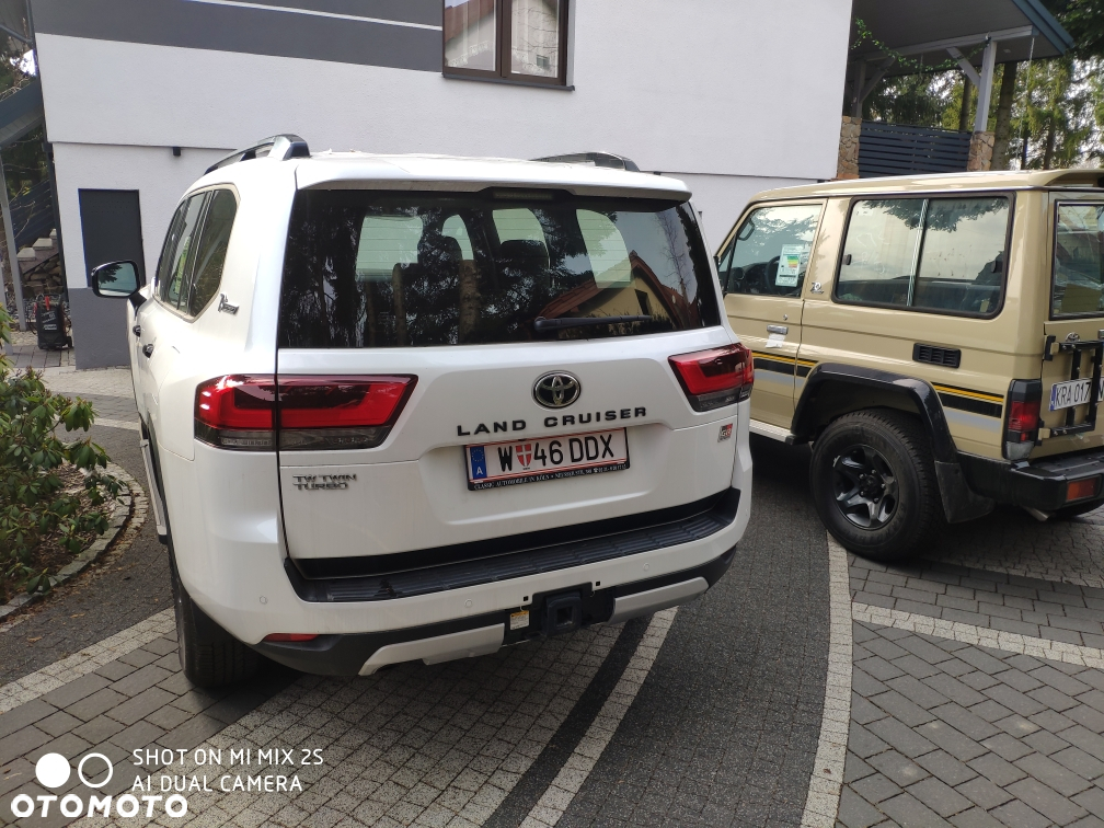 Toyota Land Cruiser - 19