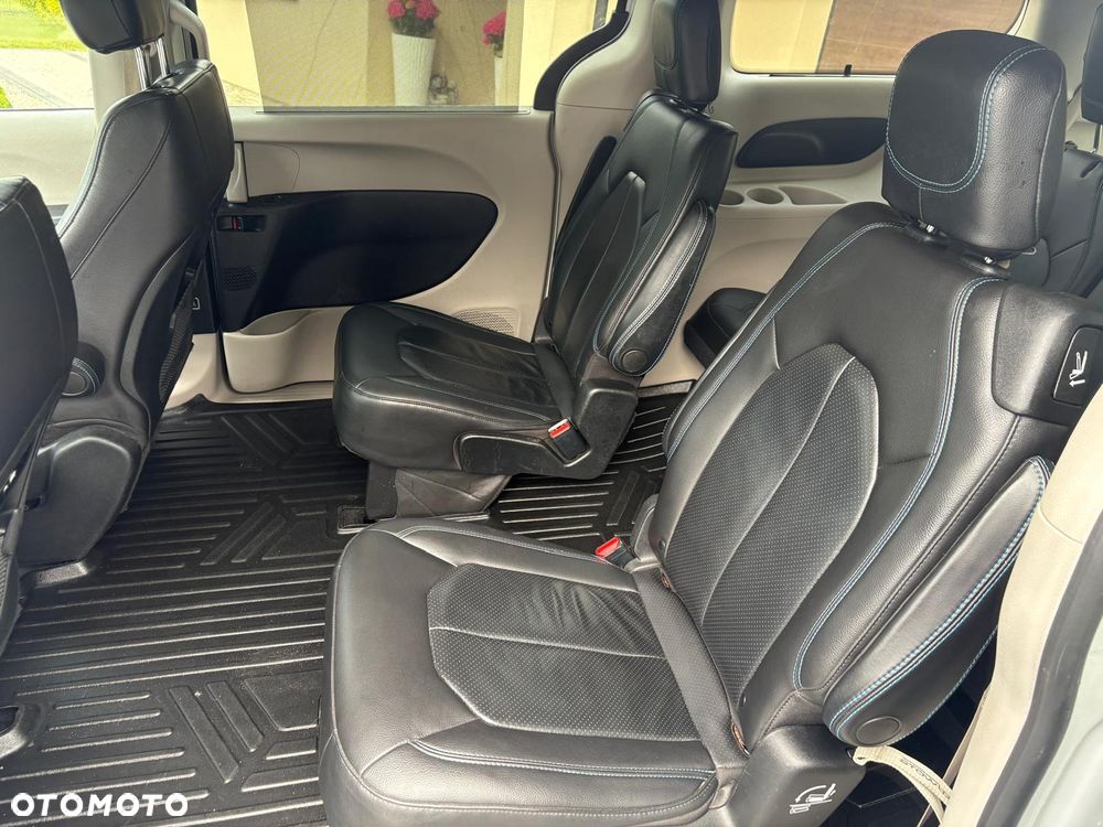 Chrysler Pacifica - 13