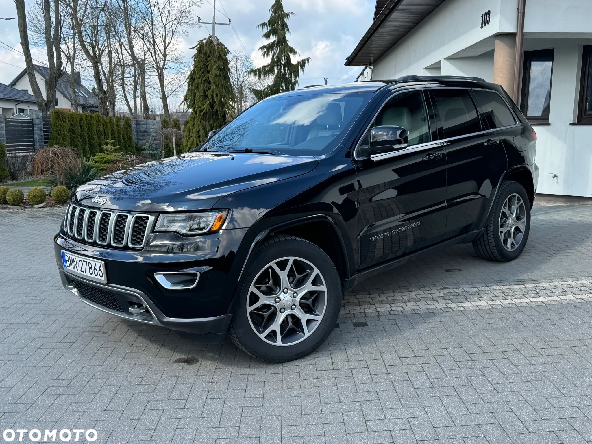 Jeep Grand Cherokee - 1