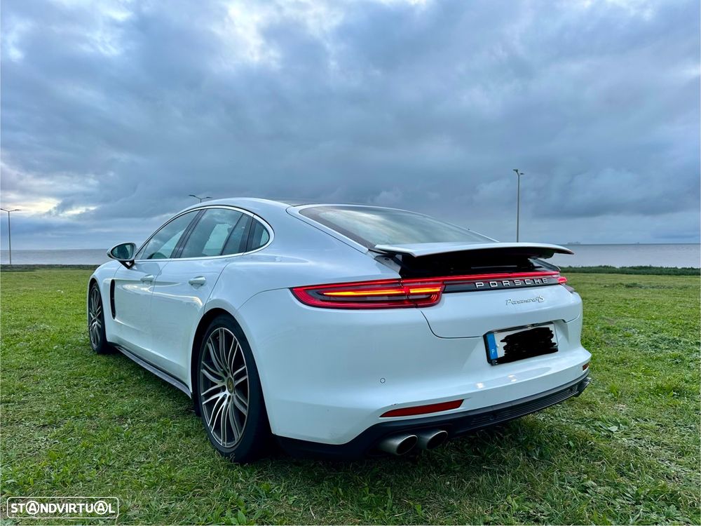 Porsche Panamera 4 S - 4