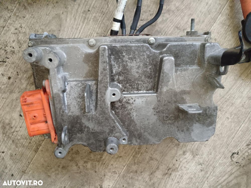 Convertizor Renault Zoe cod 296G95974R, 296h27355r cu defect la mufa - 1