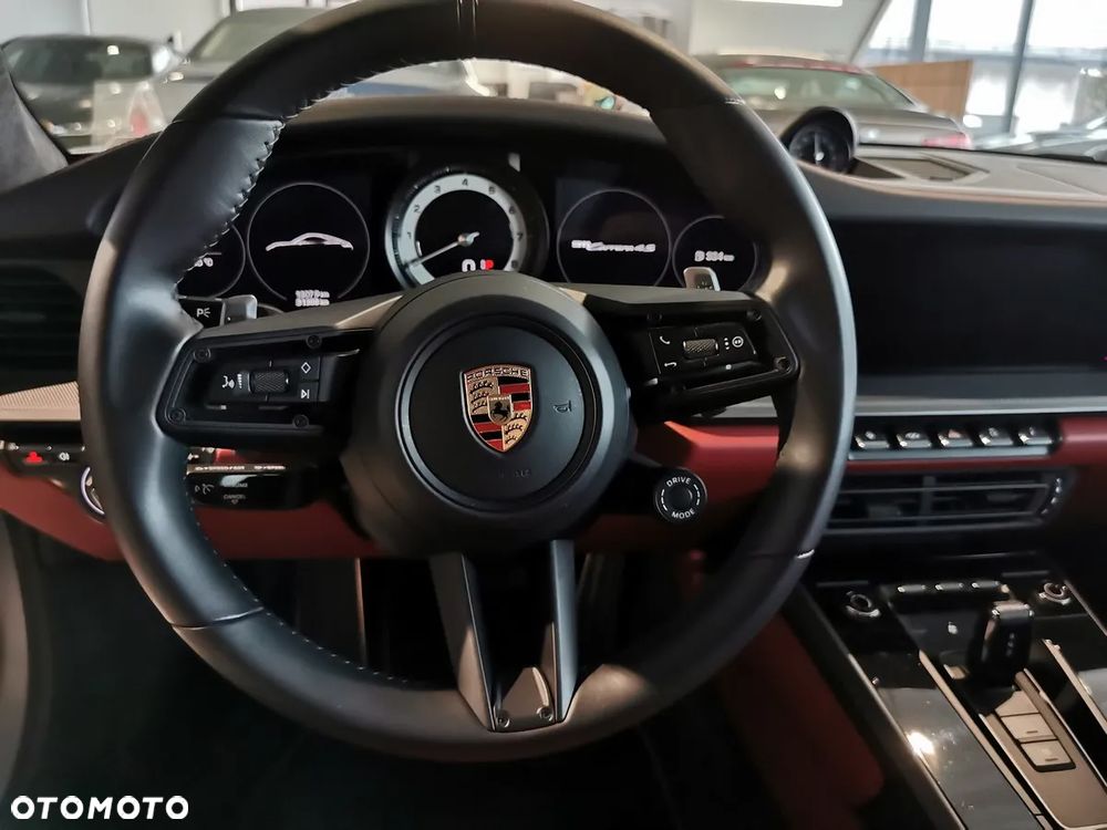 Porsche 911 Carrera 4S - 20