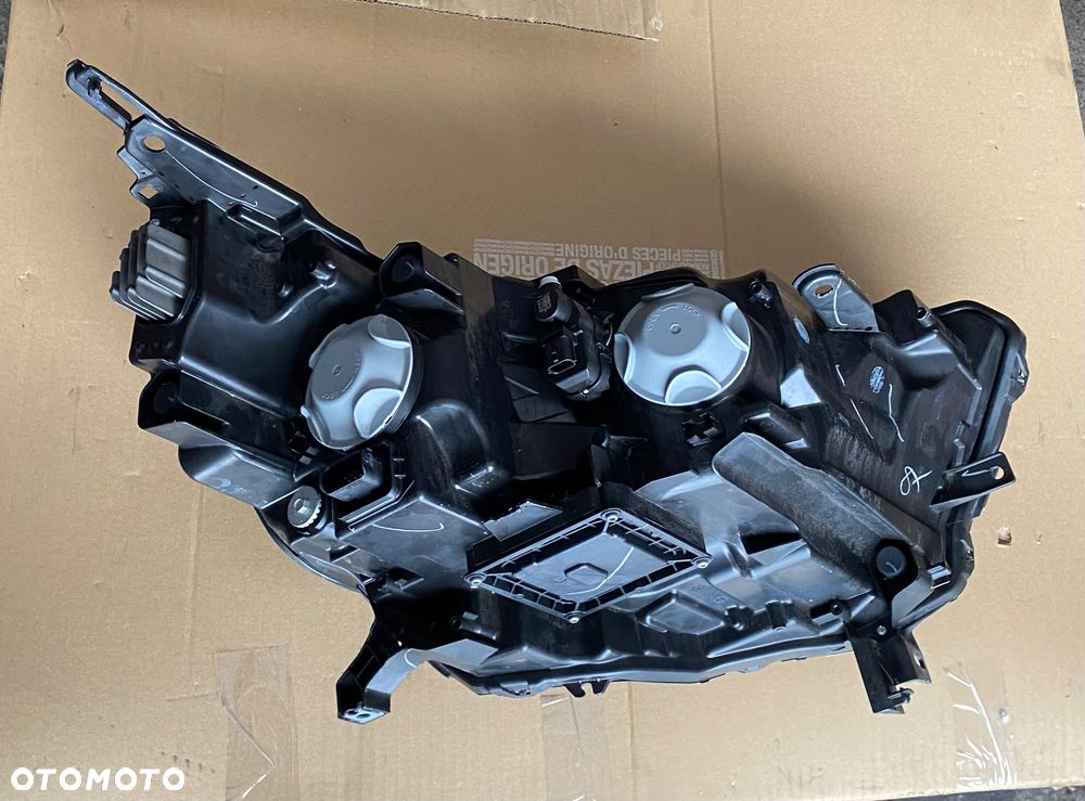 RENAULT KANGOO 3 III lift , IV 4 EXPRESS Idealna ! LAMPA PRZEDNIA LEWA REFLEKTOR LEWY  LED ledowy 260608411R - 8