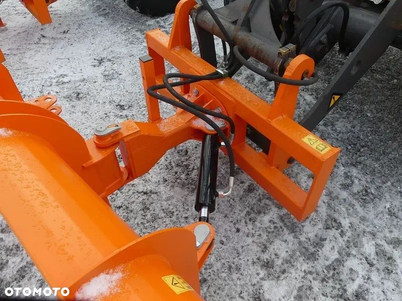 Pług do odśnieżania do ładowarki - 8