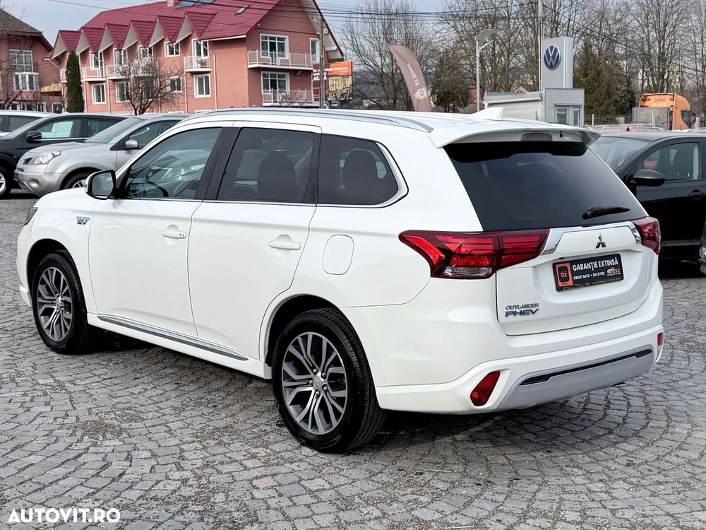 Mitsubishi Outlander PHEV 2.4 L 4X4 Intense - 4