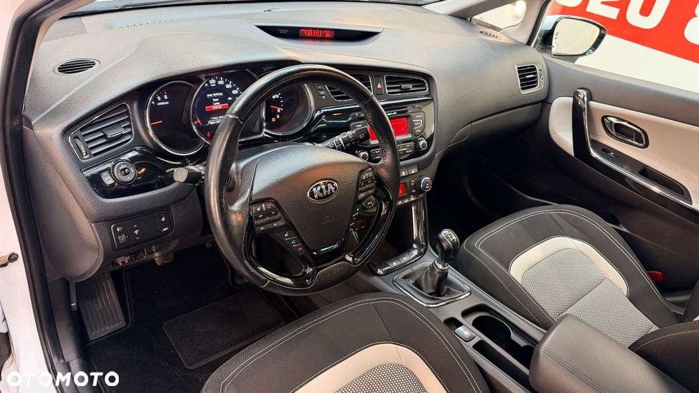 Kia Ceed - 24