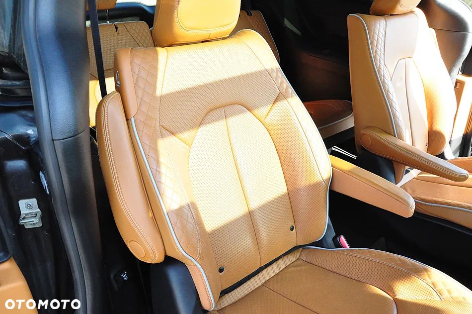 Chrysler Pacifica - 13