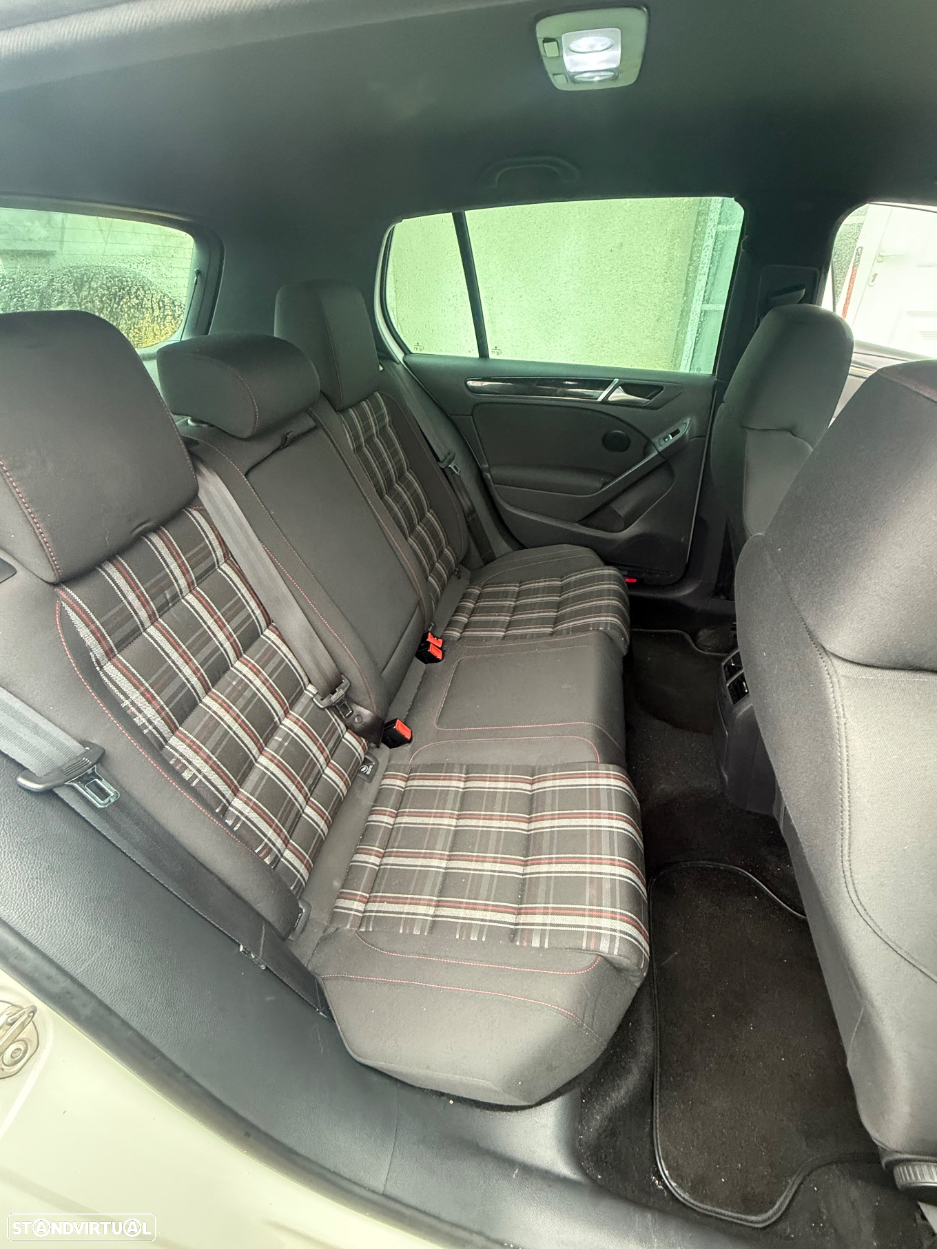 VW Golf 2.0 GTI - 7