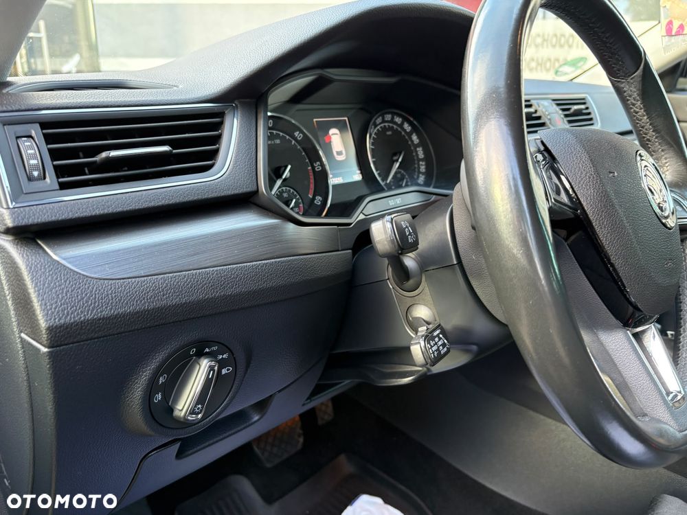 Skoda Superb 2.0 TDI Style DSG - 39