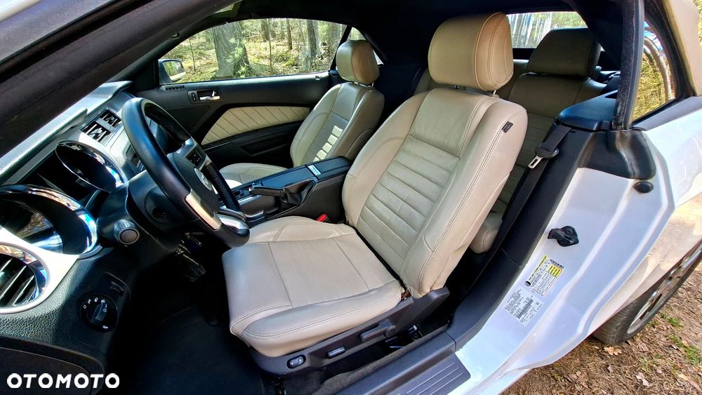 Ford Mustang 3.7 V6 Premium - 26