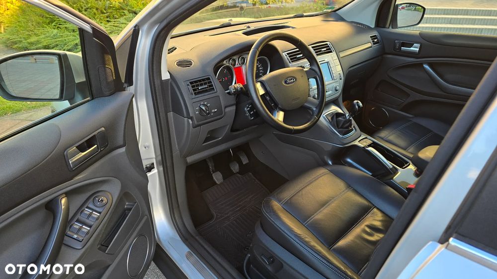 Ford Kuga 2.0 TDCi 2x4 Titanium - 9