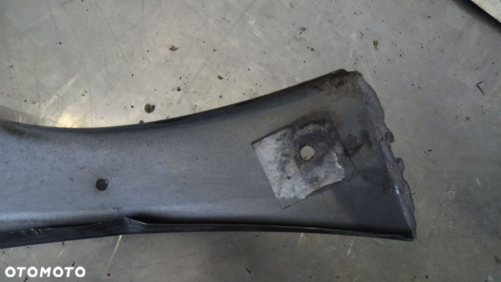 BŁOTNIK LEWY PRZEDNI PEUGEOT 207 1.6VTI SW KOL: KTQ - 6