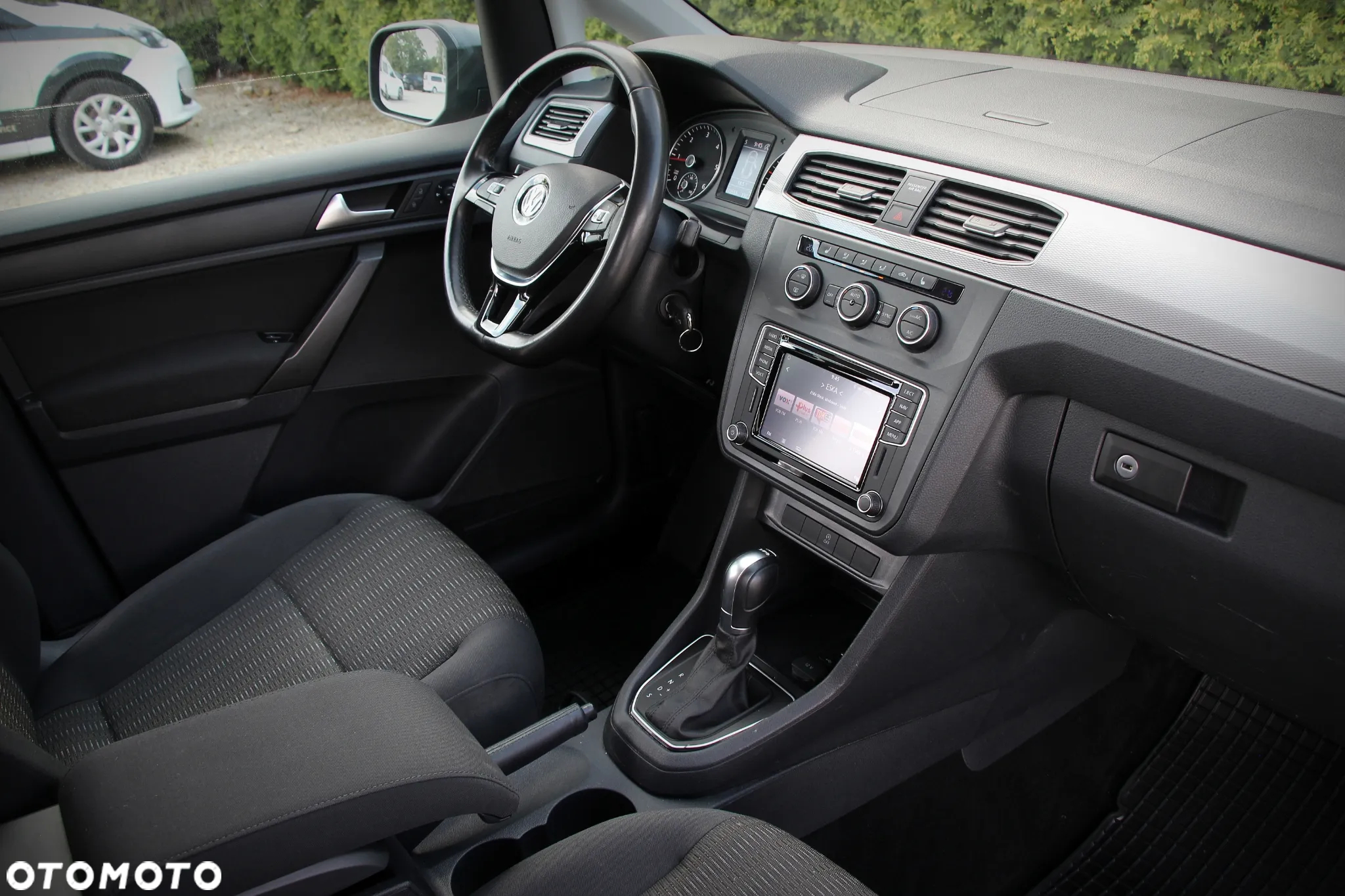 Volkswagen Caddy 2.0 TDI Comfortline DSG - 21