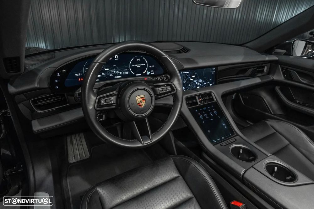 Porsche Taycan 4S - 18