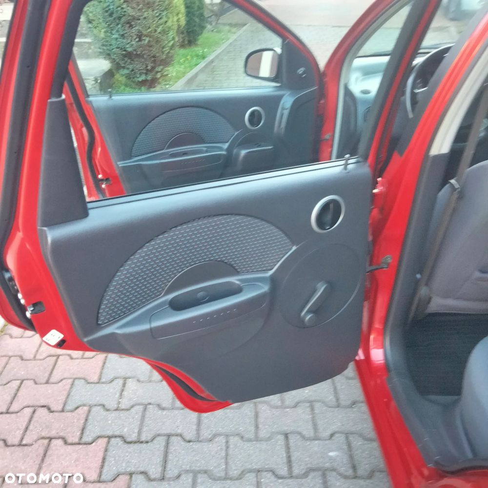 Chevrolet Kalos - 22