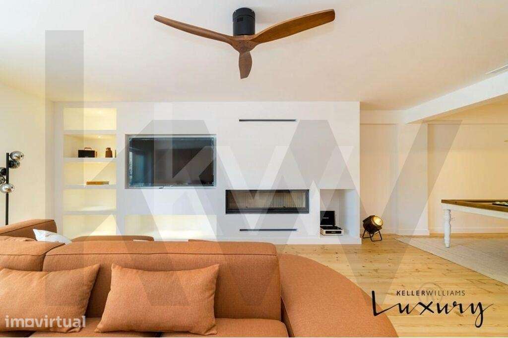 Apartamento T3 renovado com garagem e piscina no centro do Estoril - Grande imagem: 5/52