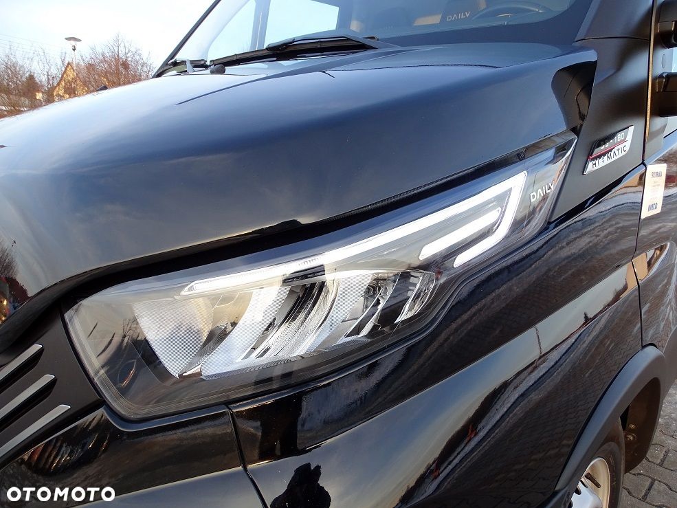 Iveco Daily 35S18 L4H2 3.0 180 Hi-MATIC FULL LED Blaszak Furgon UNIKAT!! JAK NOWY!! Salon PL 1 Wł.!! - 9