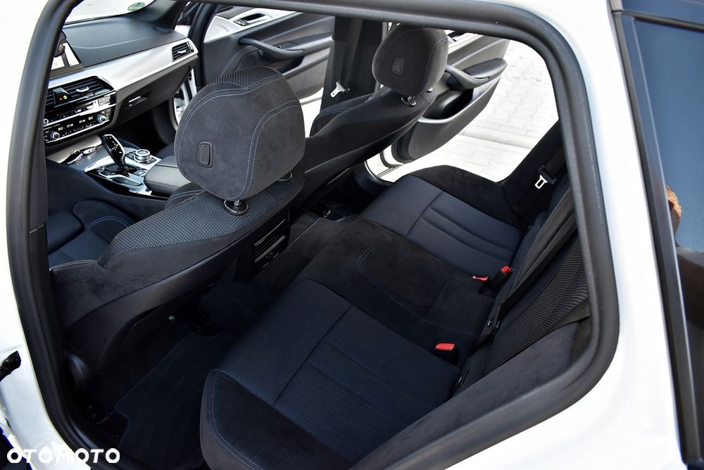 BMW Seria 5 520d M Sport Edition - 10