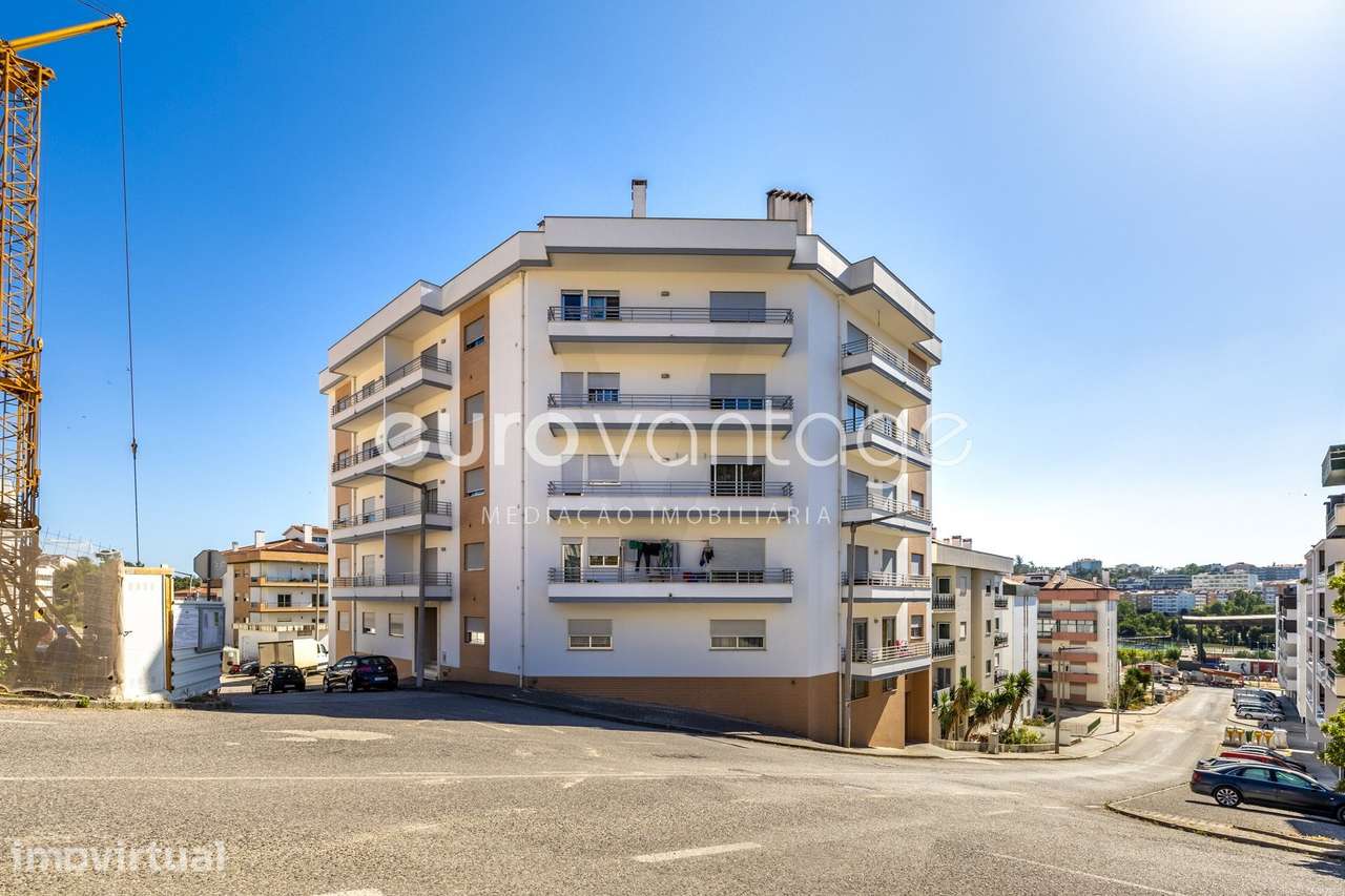 Apartamento T2 na Urbanização de São Romão - Grande imagem: 3/33