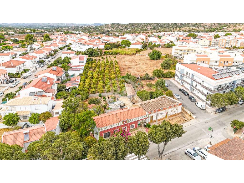 Terreno inserido na malha urbana com 5.920m2 e viabilidade para con... - Grande imagem: 3/10